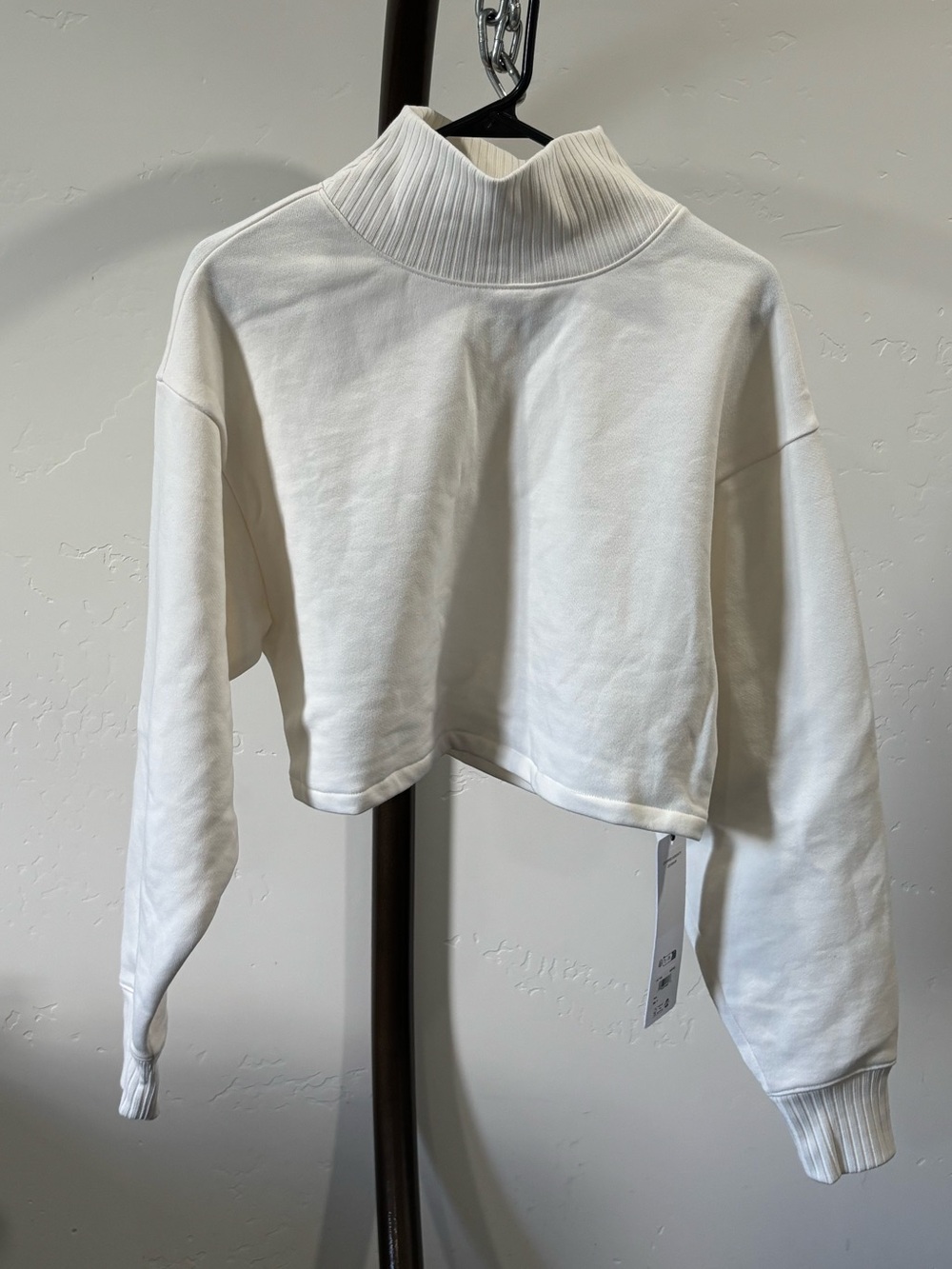ALO Yoga cropped serenity coverup pullover long sleeve ivory/ white small - Picture 3 of 8